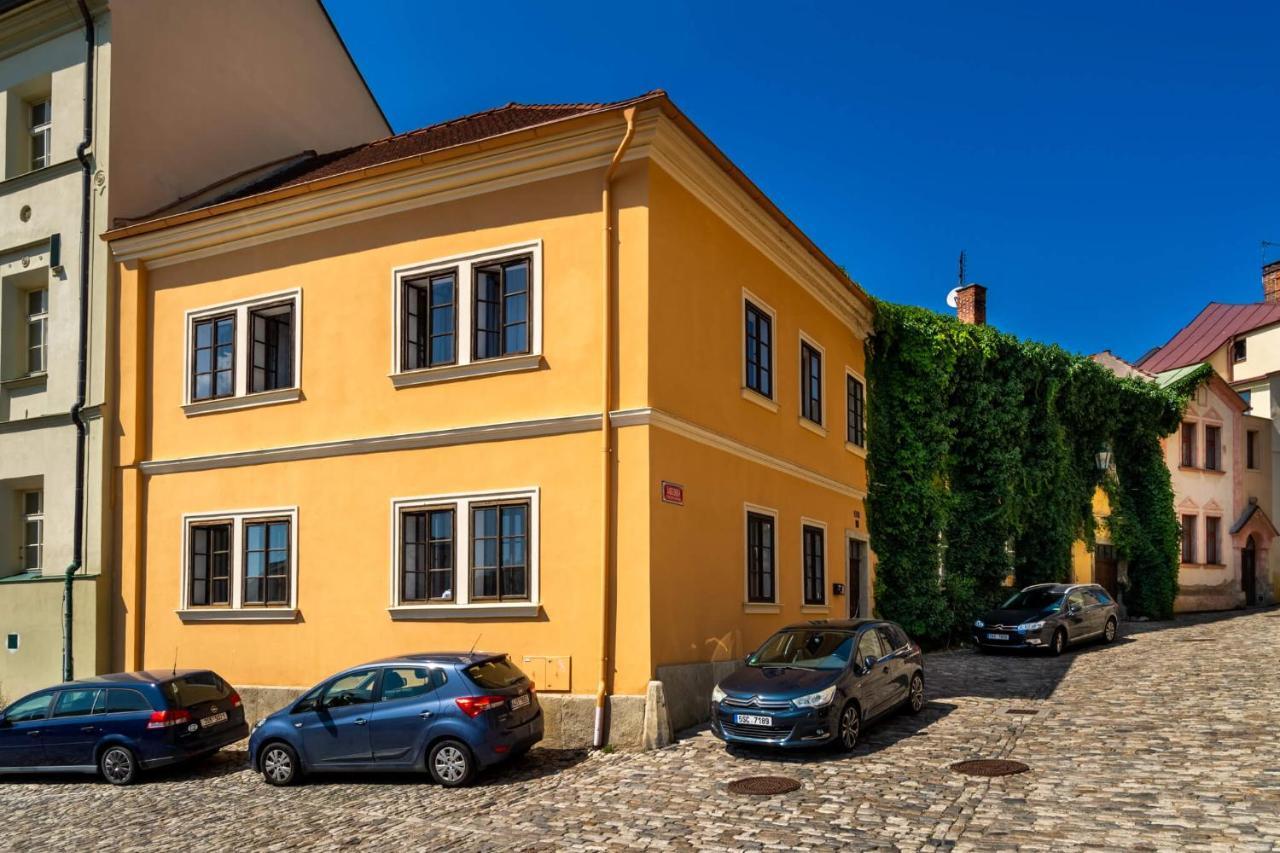 Starý farhof Lägenhet Kutná Hora Exteriör bild