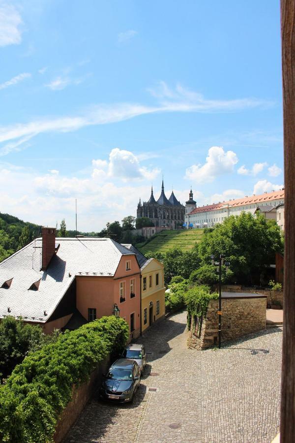 Starý farhof Lägenhet Kutná Hora Exteriör bild